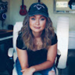 Meet your Posher, Caylea